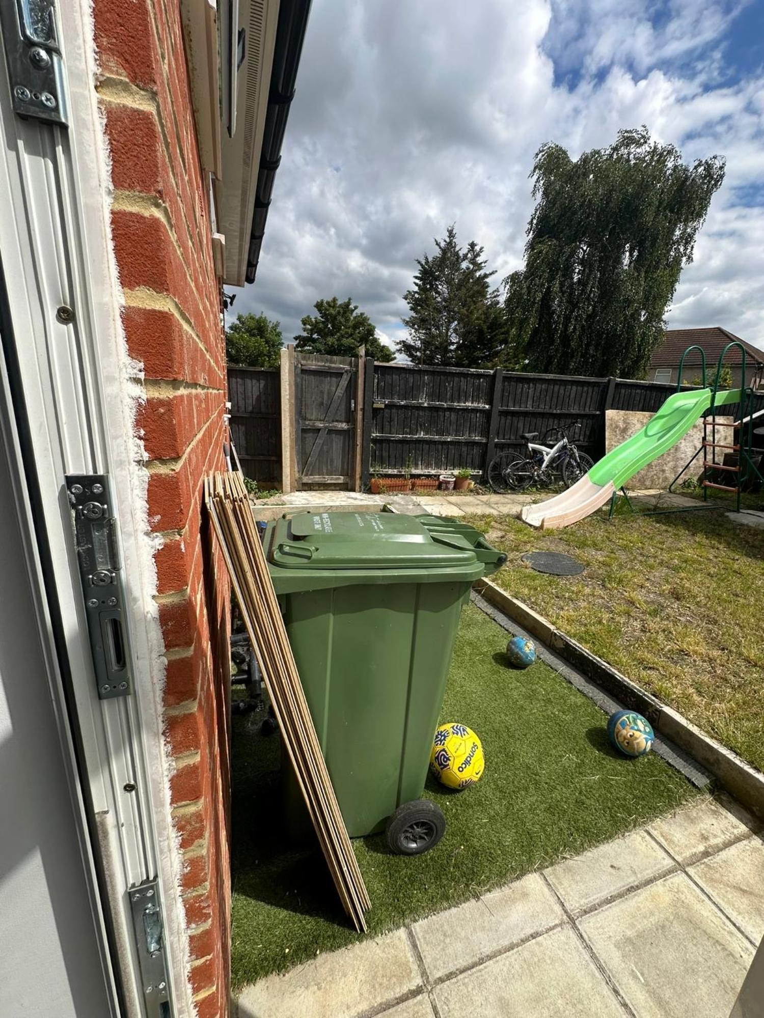 Luxury Ensuite Studio In Crayford Dartford Bexley London With Full Kitchen And Side Garden Alleyway Entrance Erith Экстерьер фото