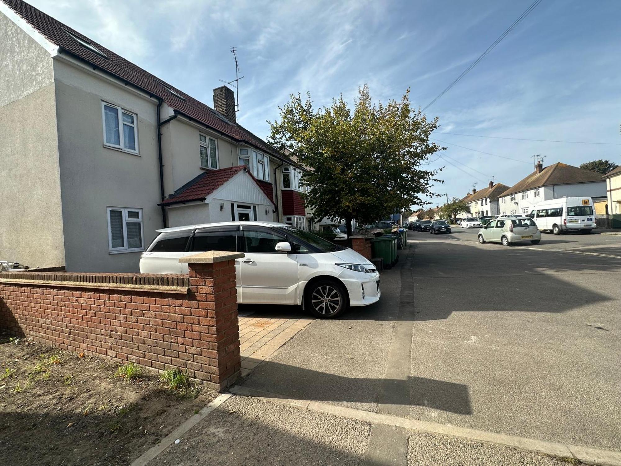Luxury Ensuite Studio In Crayford Dartford Bexley London With Full Kitchen And Side Garden Alleyway Entrance Erith Экстерьер фото