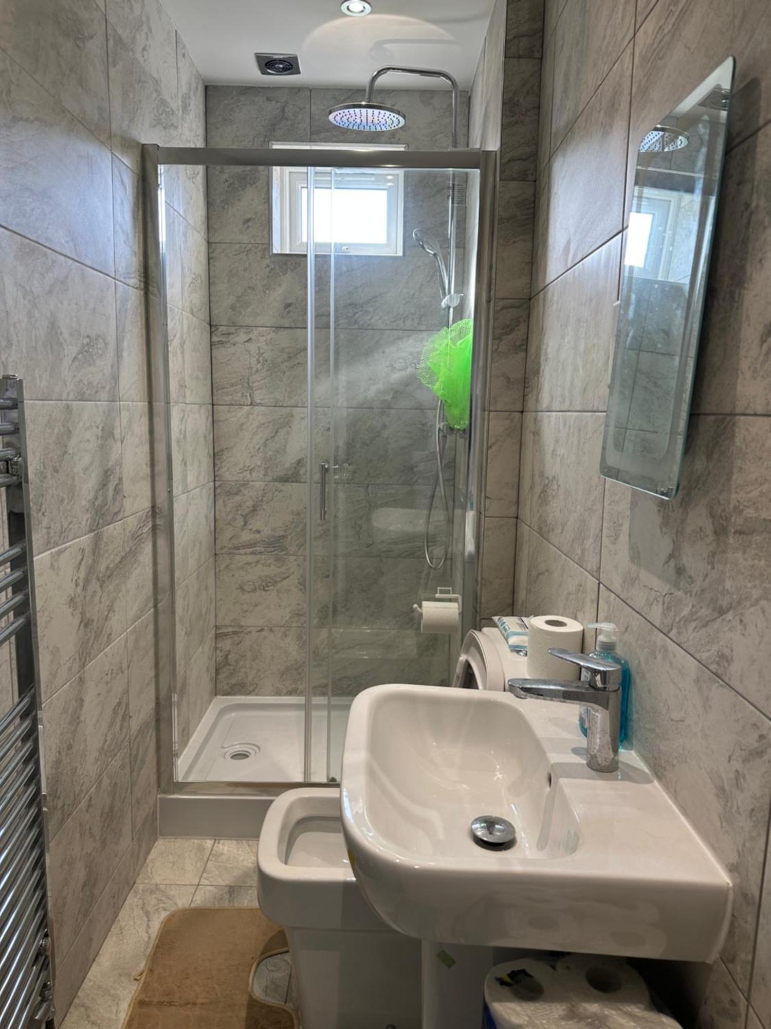 Luxury Ensuite Studio In Crayford Dartford Bexley London With Full Kitchen And Side Garden Alleyway Entrance Erith Экстерьер фото