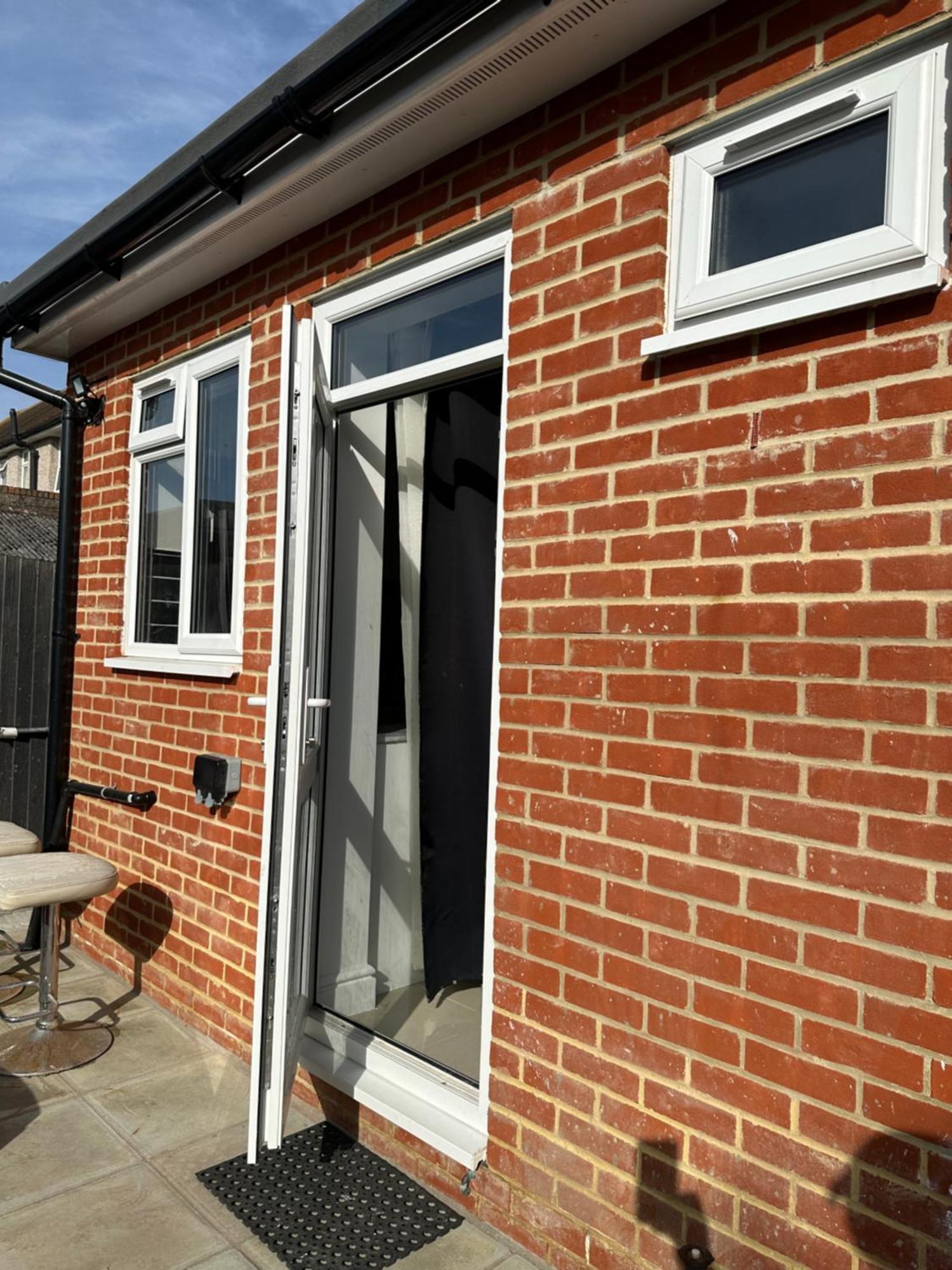 Luxury Ensuite Studio In Crayford Dartford Bexley London With Full Kitchen And Side Garden Alleyway Entrance Erith Экстерьер фото